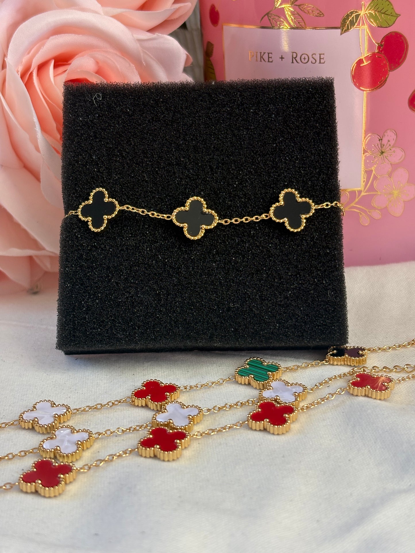 Flores bracelets