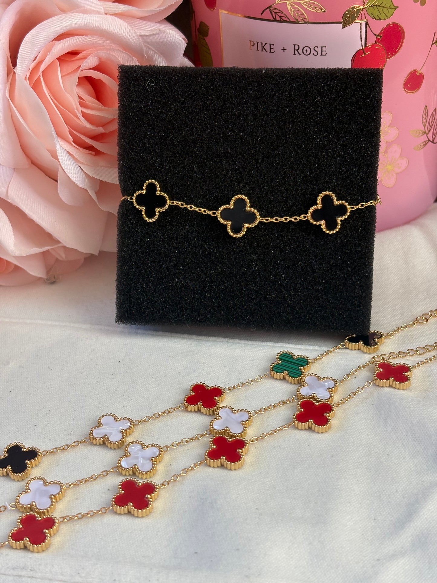 Flores bracelets